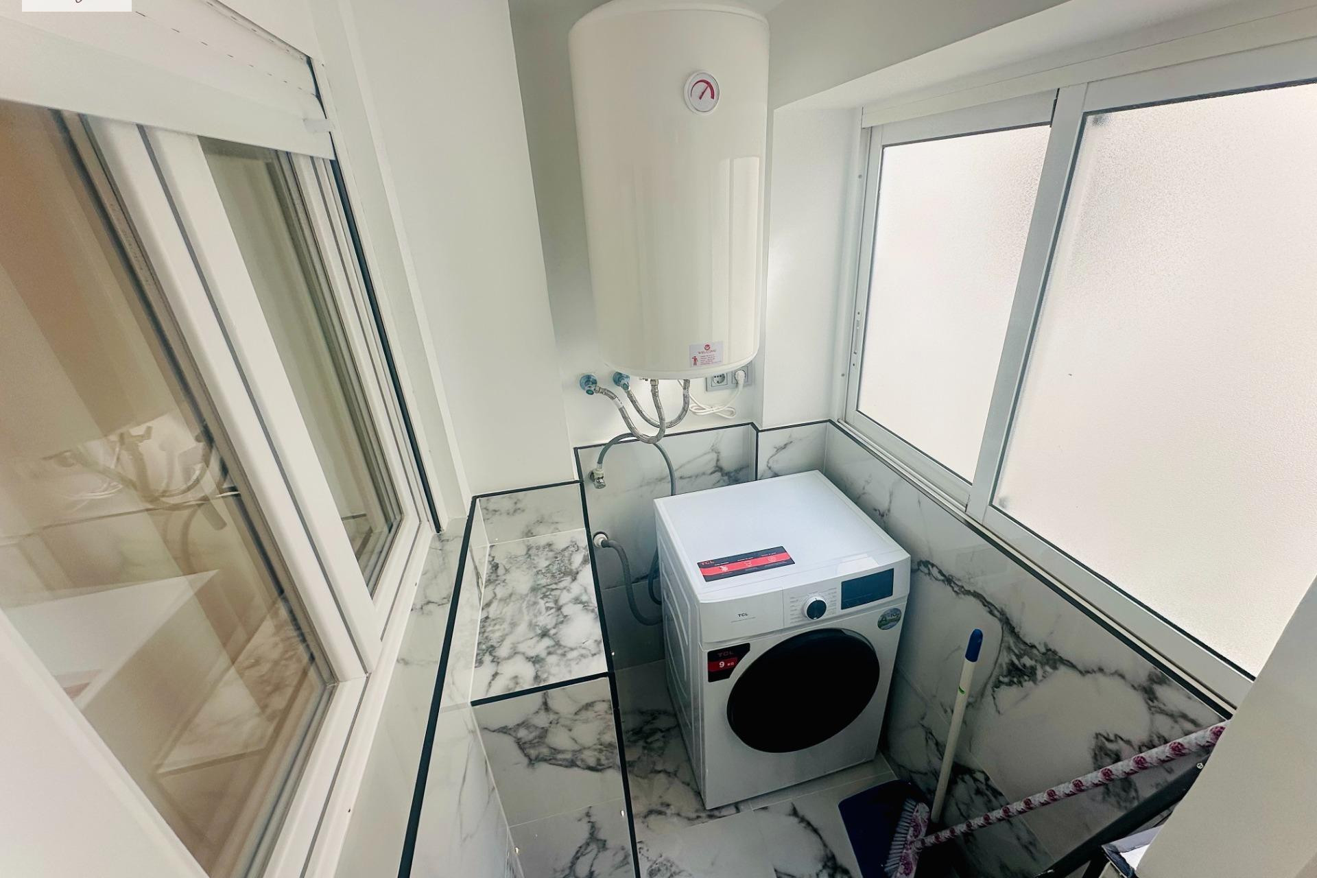 Alquiler a largo plazo - Apartamento / piso - Alicante - Campoamor