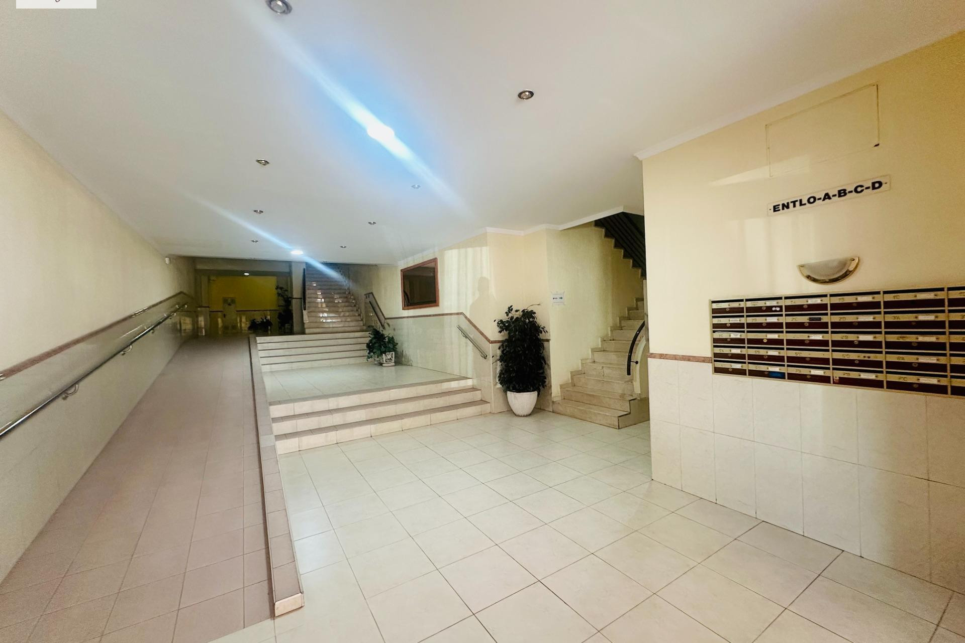 Alquiler a largo plazo - Apartamento / piso - Alicante - Campoamor