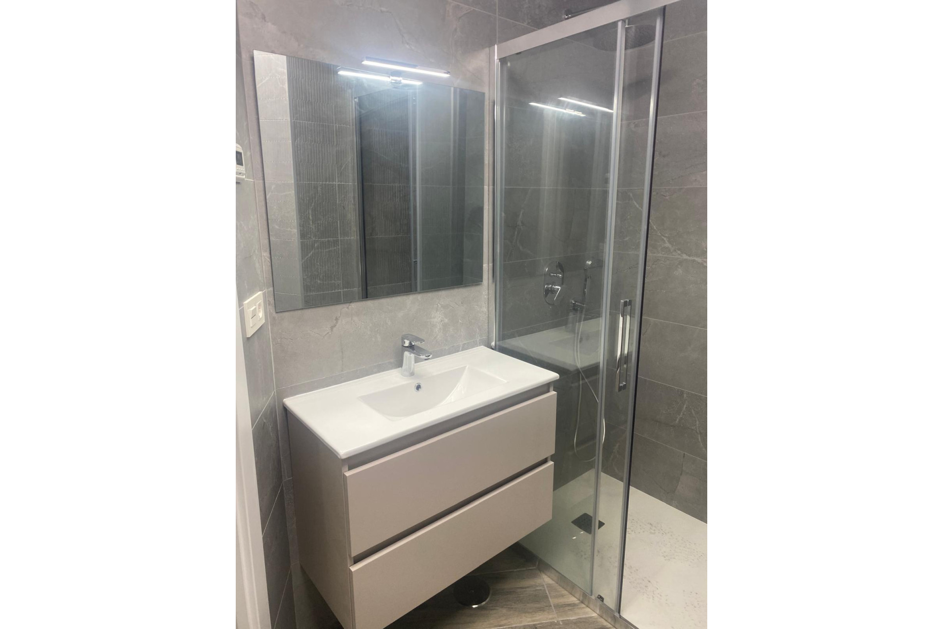 Alquiler a largo plazo - Apartamento / piso - Alicante - Centro