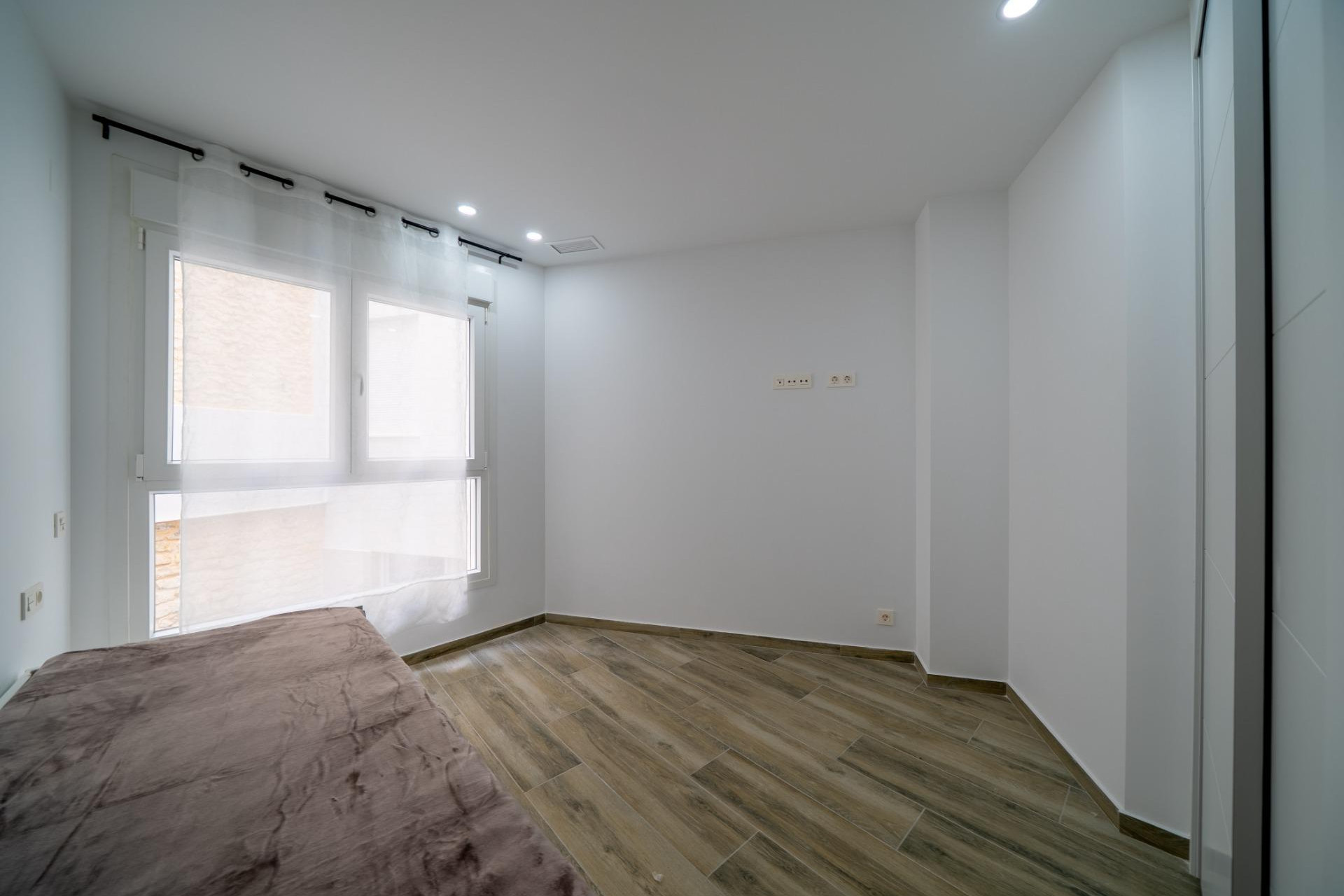 Alquiler a largo plazo - Apartamento / piso - Alicante - Centro