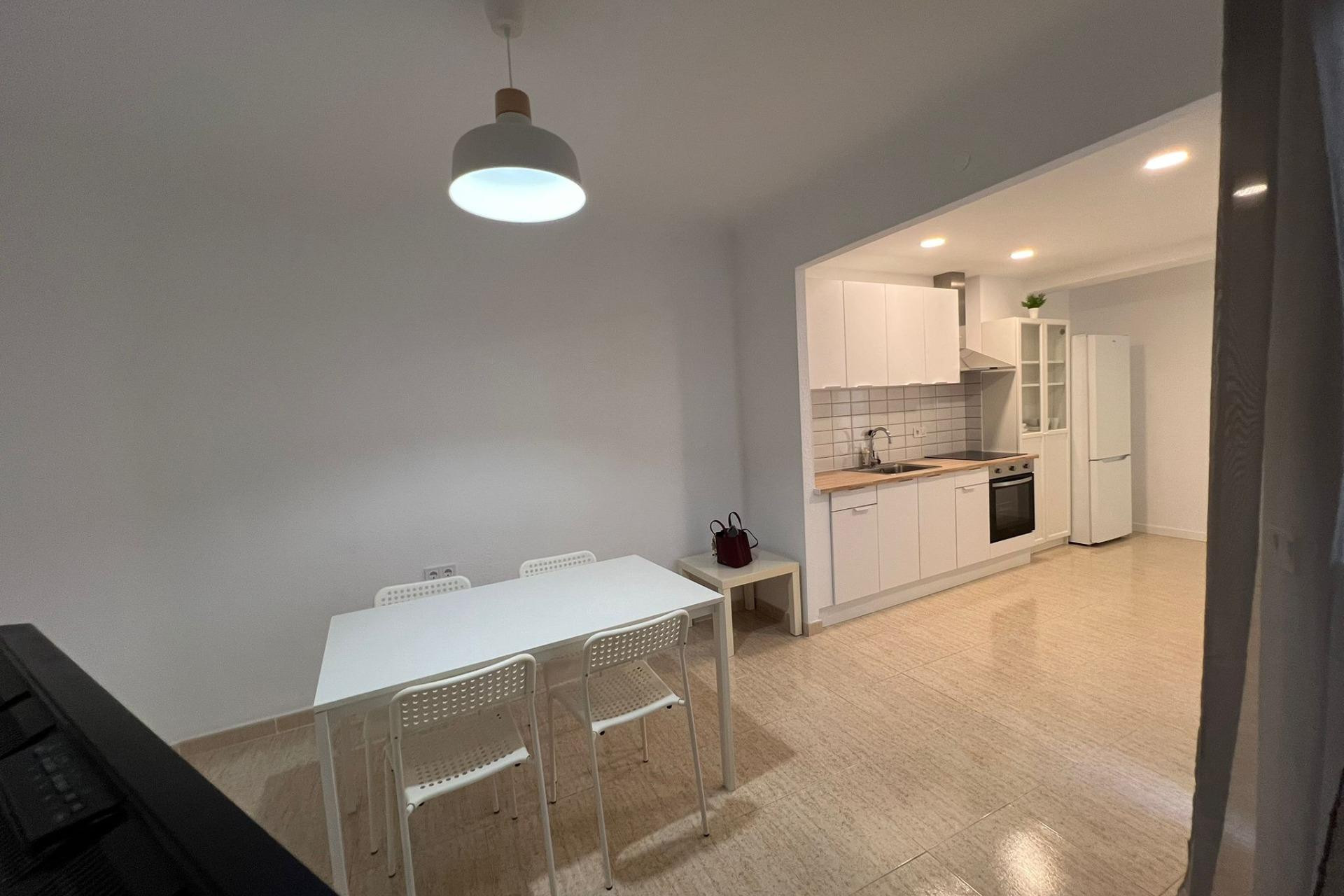 Alquiler a largo plazo - Apartamento / piso - Alicante - Centro