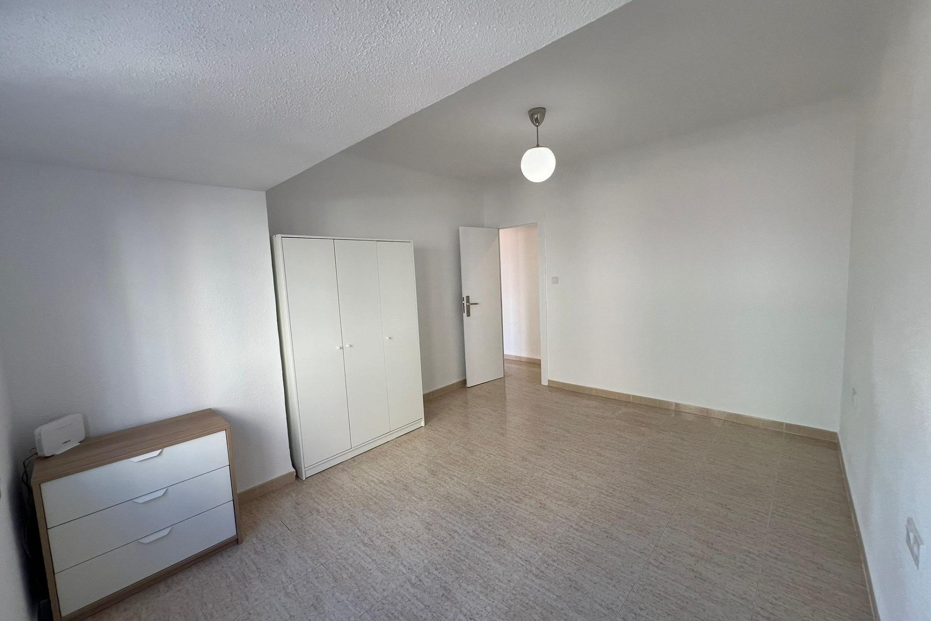 Alquiler a largo plazo - Apartamento / piso - Alicante - Centro