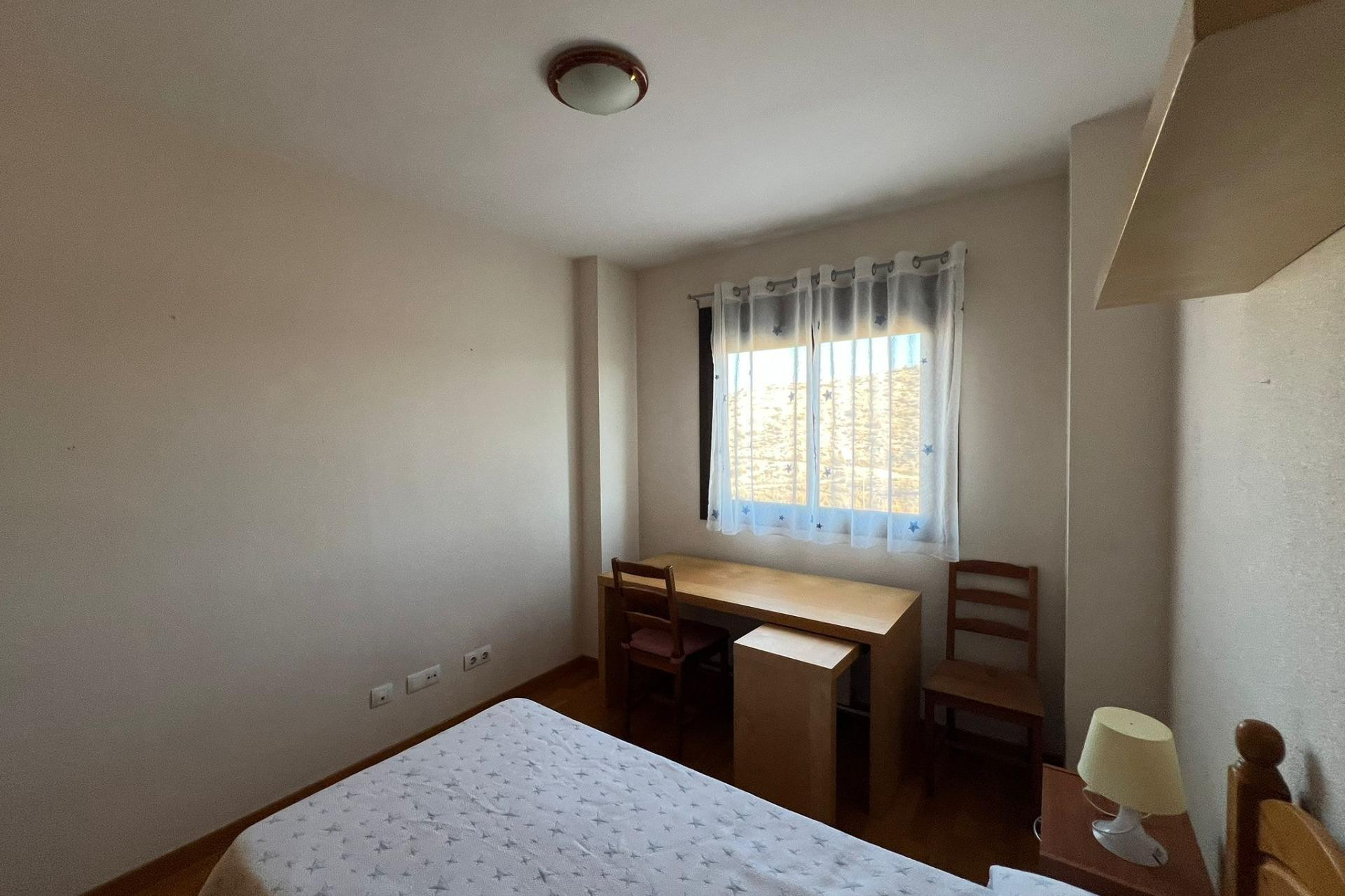 Alquiler a largo plazo - Apartamento / piso - Alicante - Pau II