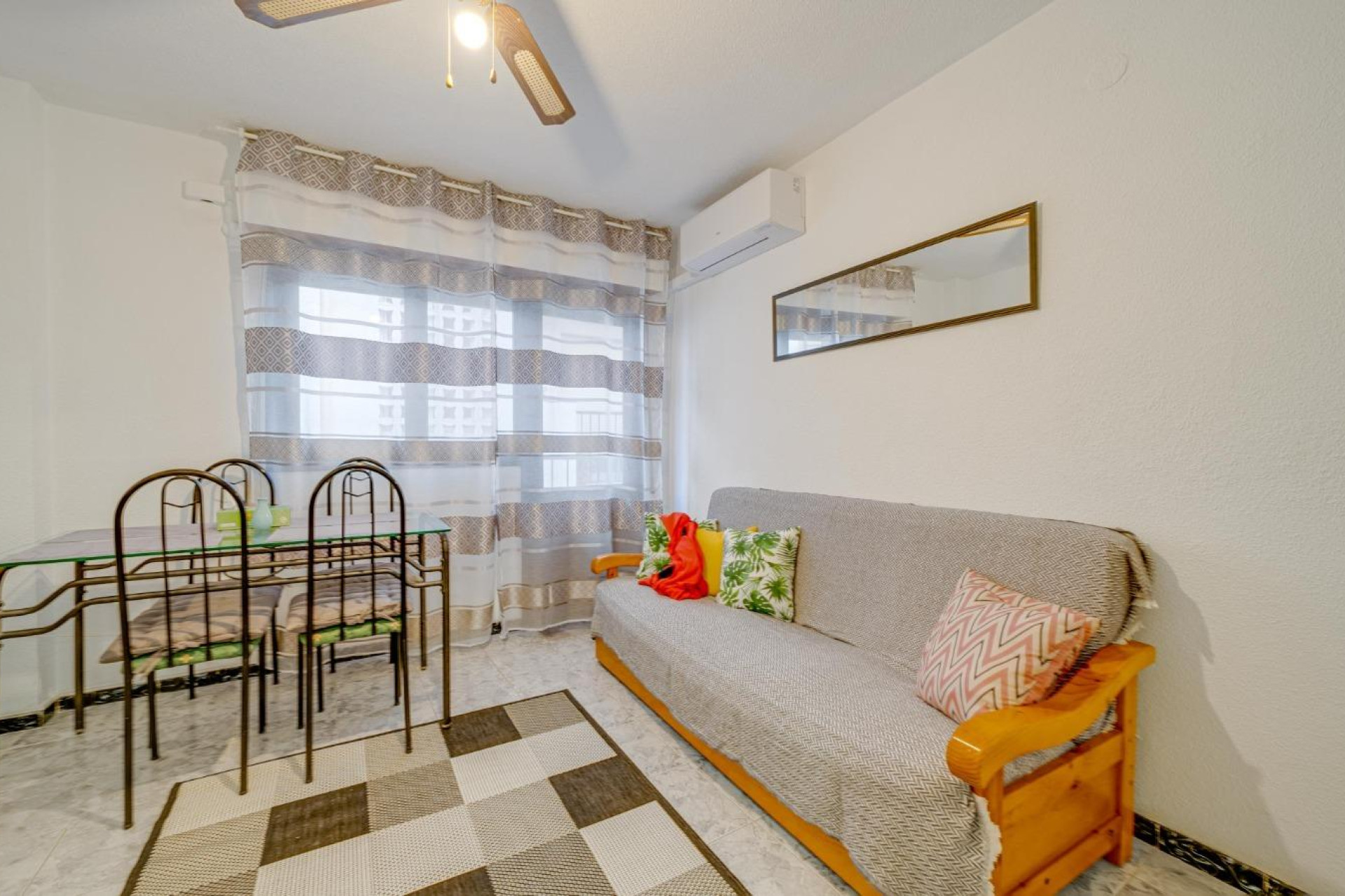 Alquiler a largo plazo - Apartamento / piso - Benidorm - Centro