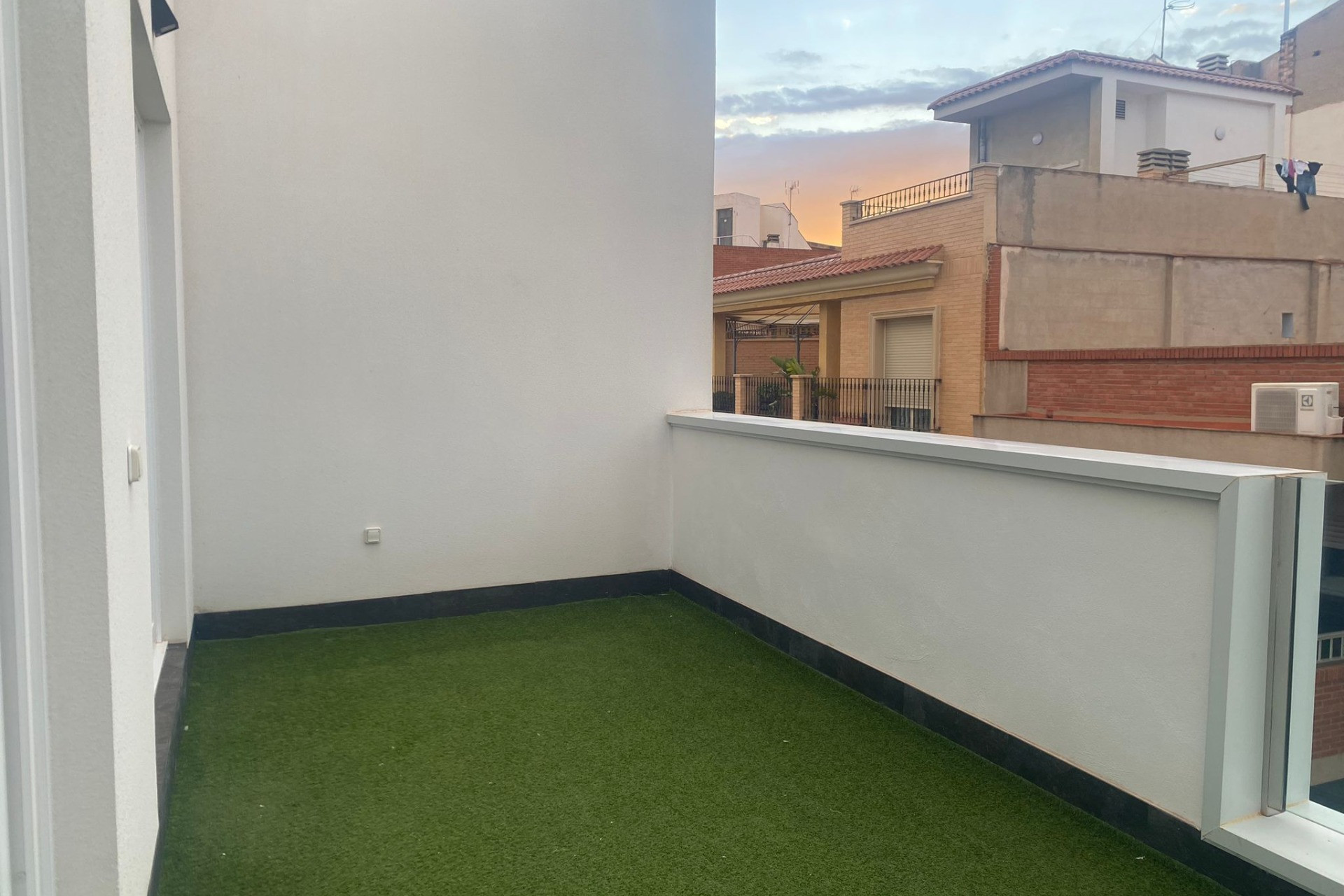 Alquiler a largo plazo - Apartamento / piso - SAN JUAN ALICANTE - Carolinas altas