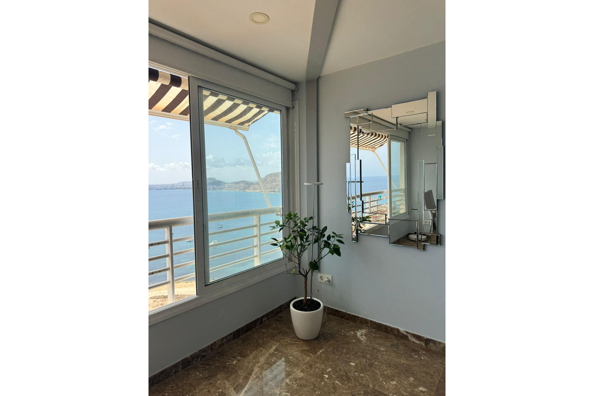 Alquiler a largo plazo - Apartamento / piso - San Juan de Alicante - Avda costablanca