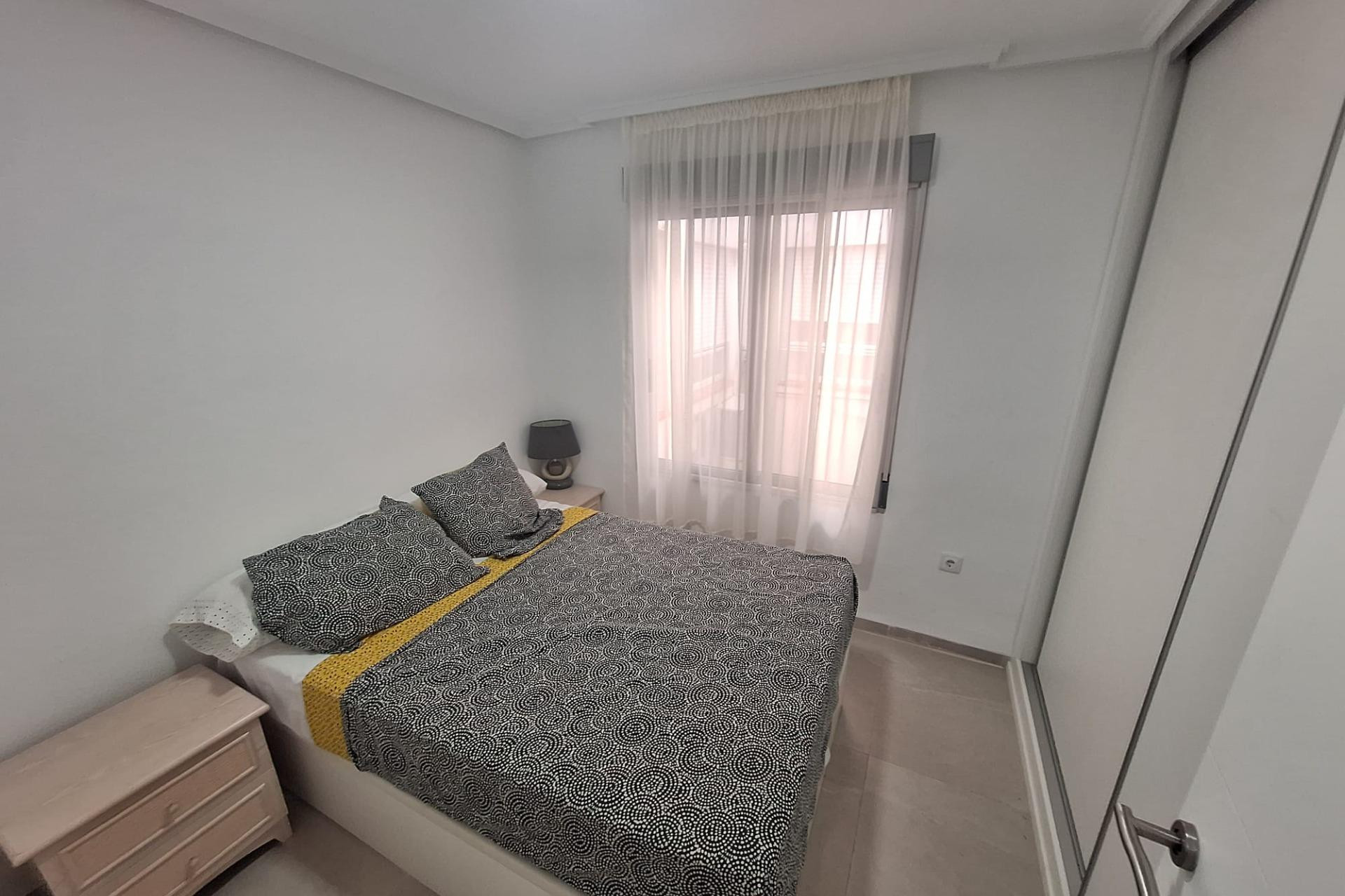 Alquiler a largo plazo - Apartamento / piso - Torrevieja - Habaneras