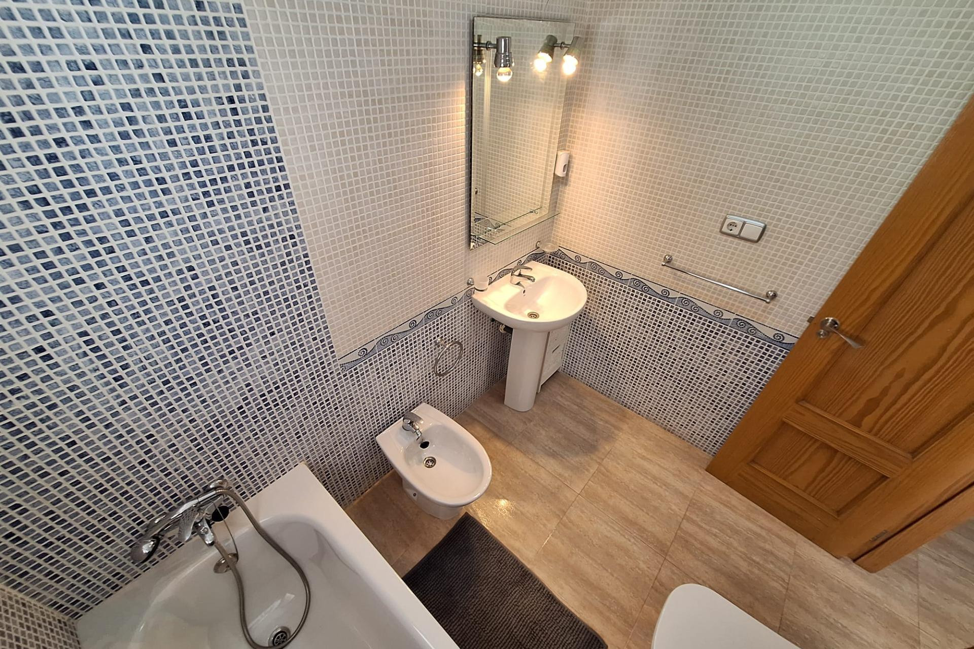 Alquiler a largo plazo - Apartamento / piso - Torrevieja - Playa de los Locos