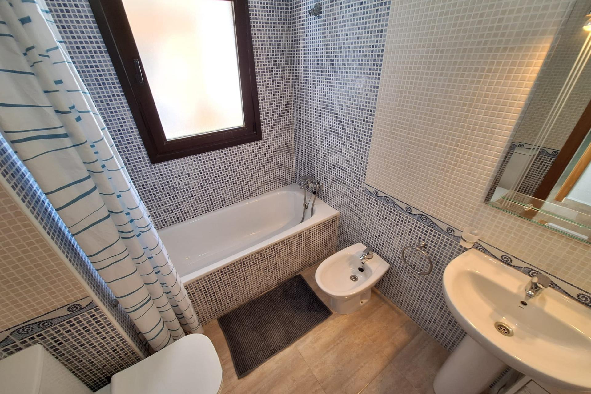 Alquiler a largo plazo - Apartamento / piso - Torrevieja - Playa de los Locos