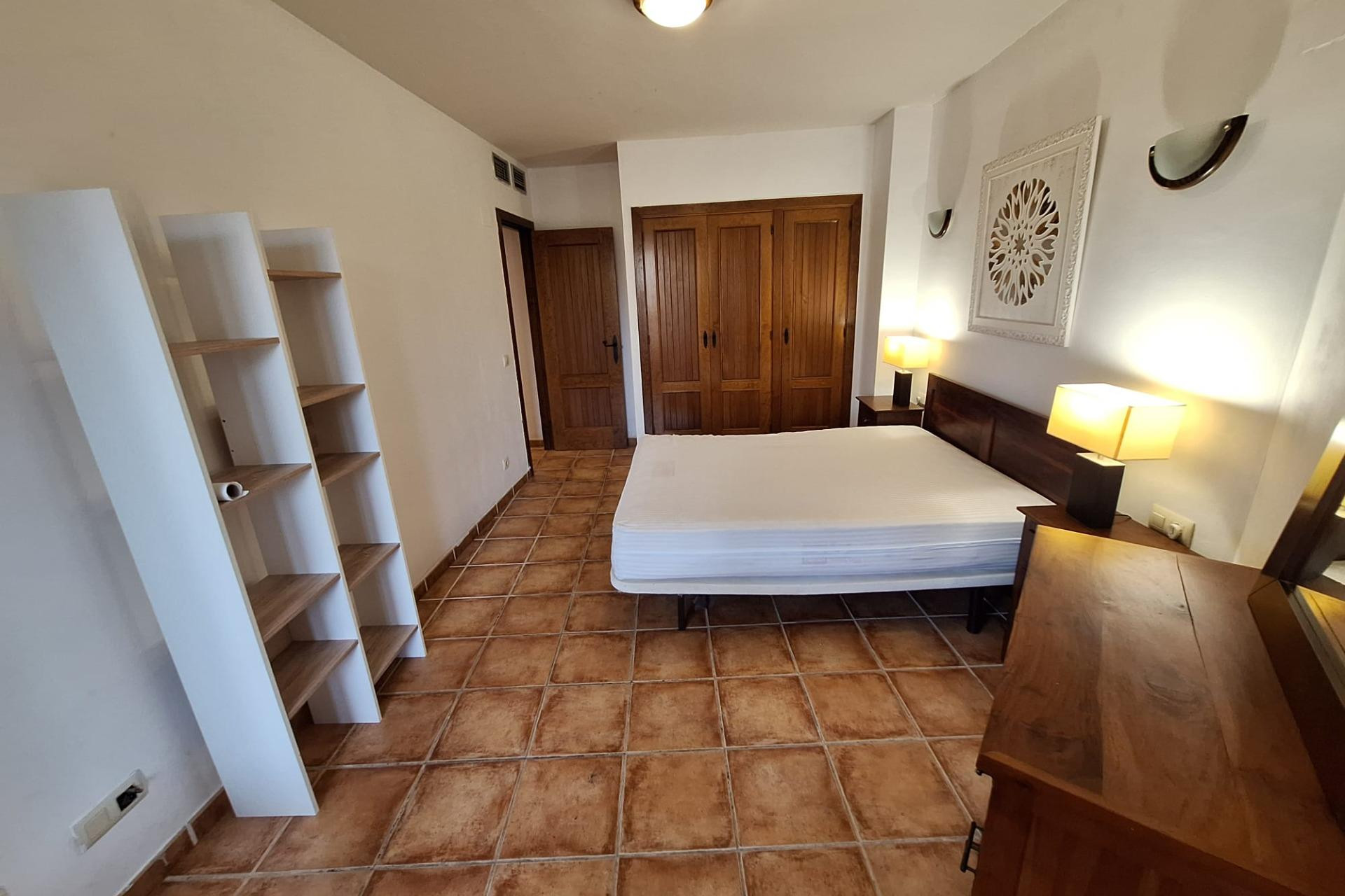 Alquiler a largo plazo - Apartamento / piso - Torrevieja - Punta prima