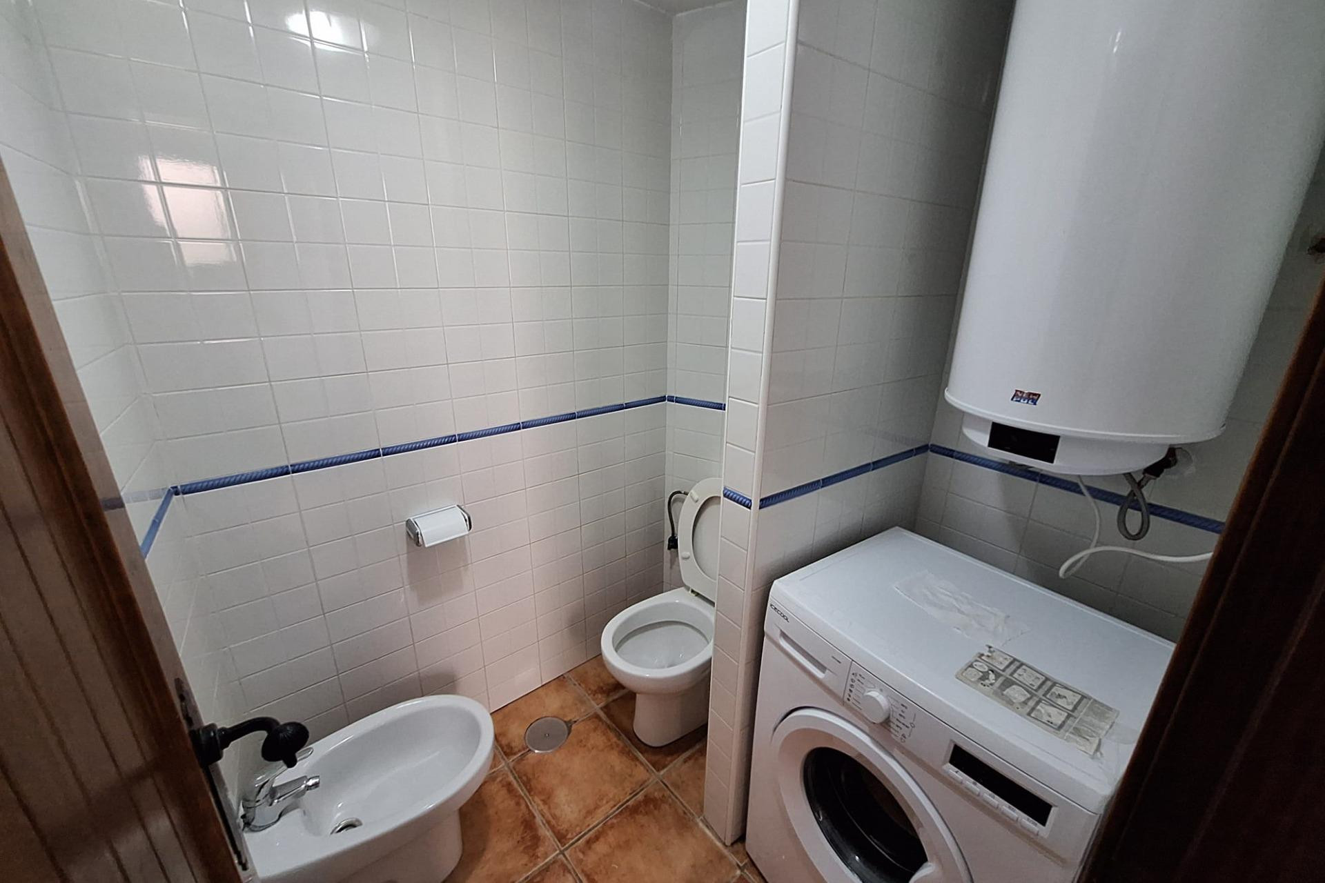 Alquiler a largo plazo - Apartamento / piso - Torrevieja - Punta prima