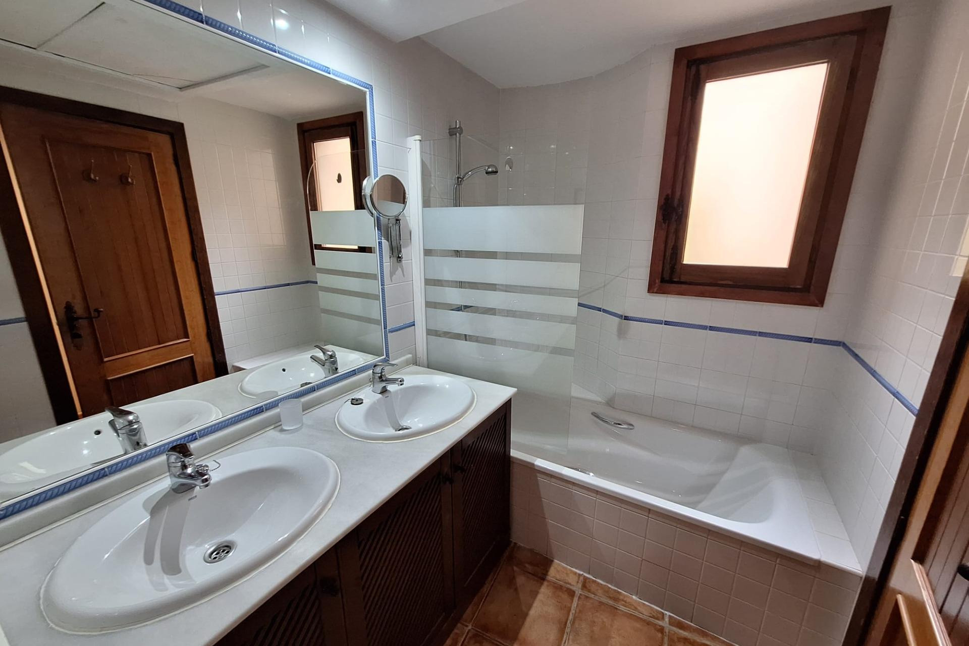 Alquiler a largo plazo - Apartamento / piso - Torrevieja - Punta prima