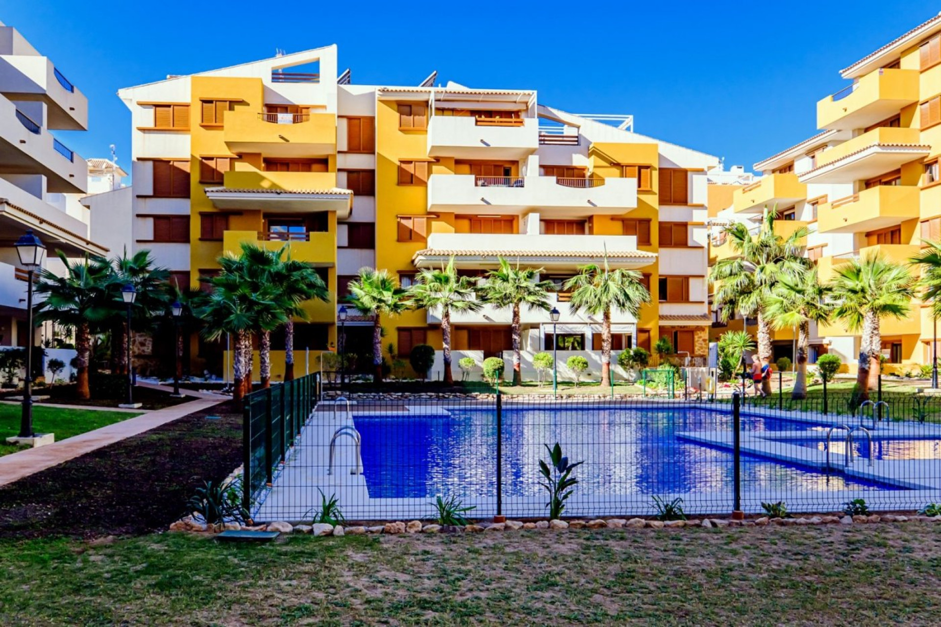 Alquiler a largo plazo - Apartamento / piso - Torrevieja - Punta prima