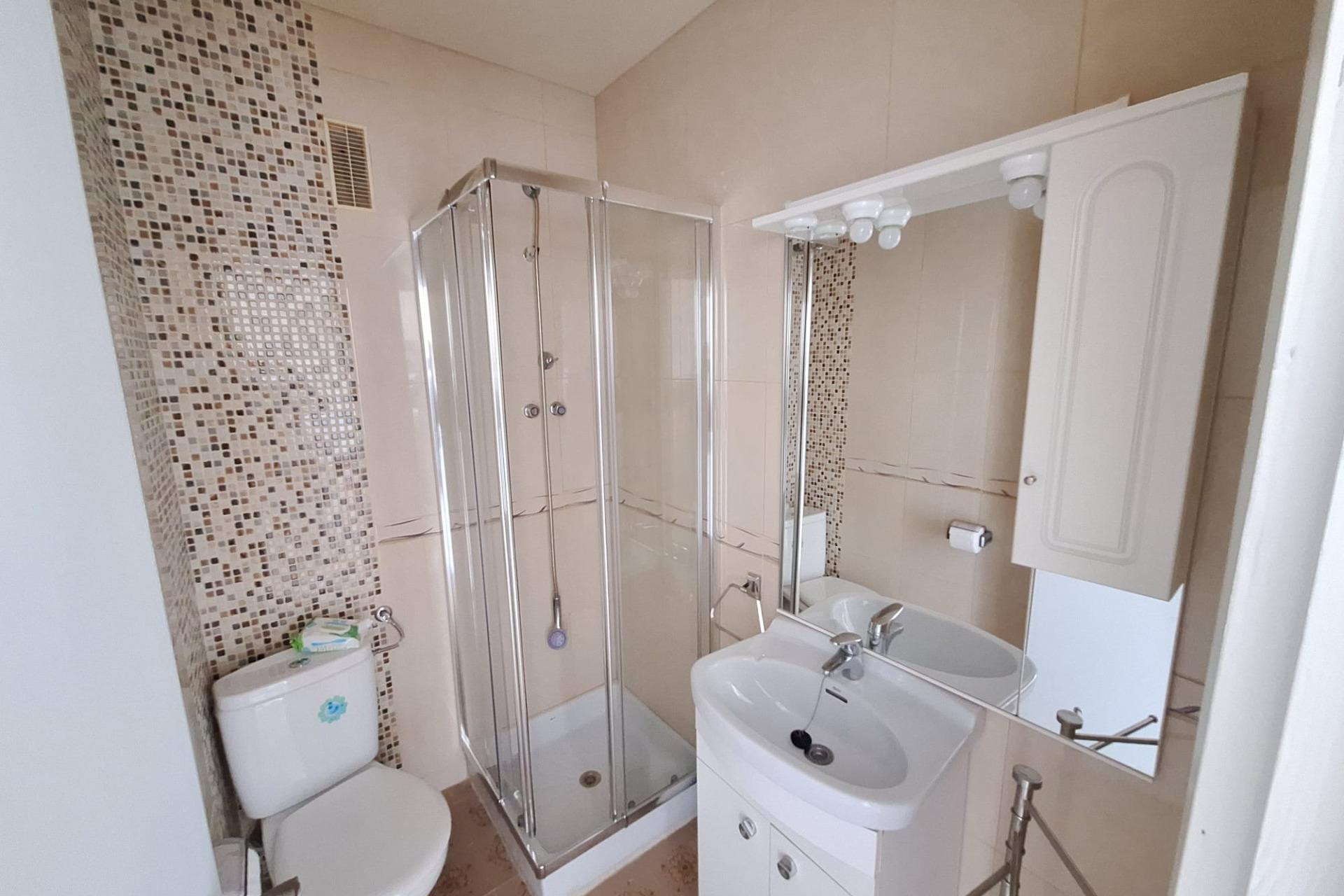 Alquiler a largo plazo - Apartamento / piso - Torrevieja - Punta prima