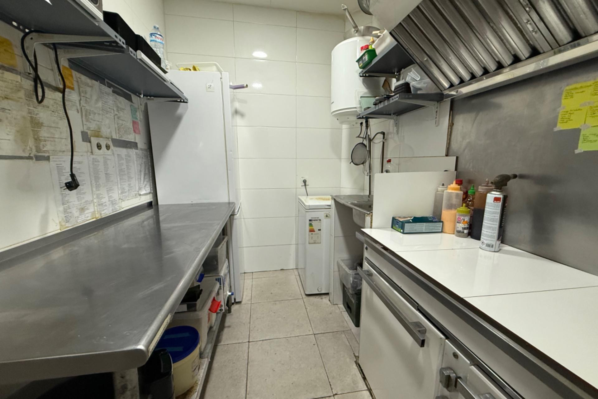 Alquiler a largo plazo - Local Comercial - Alicante - Altozano