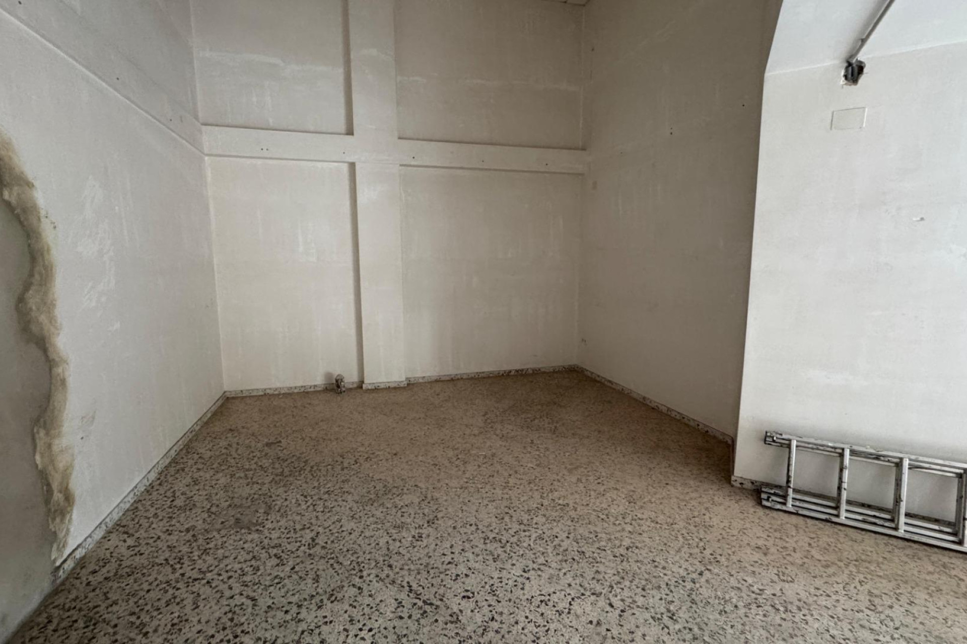 Alquiler a largo plazo - Local Comercial - Alicante - Altozano