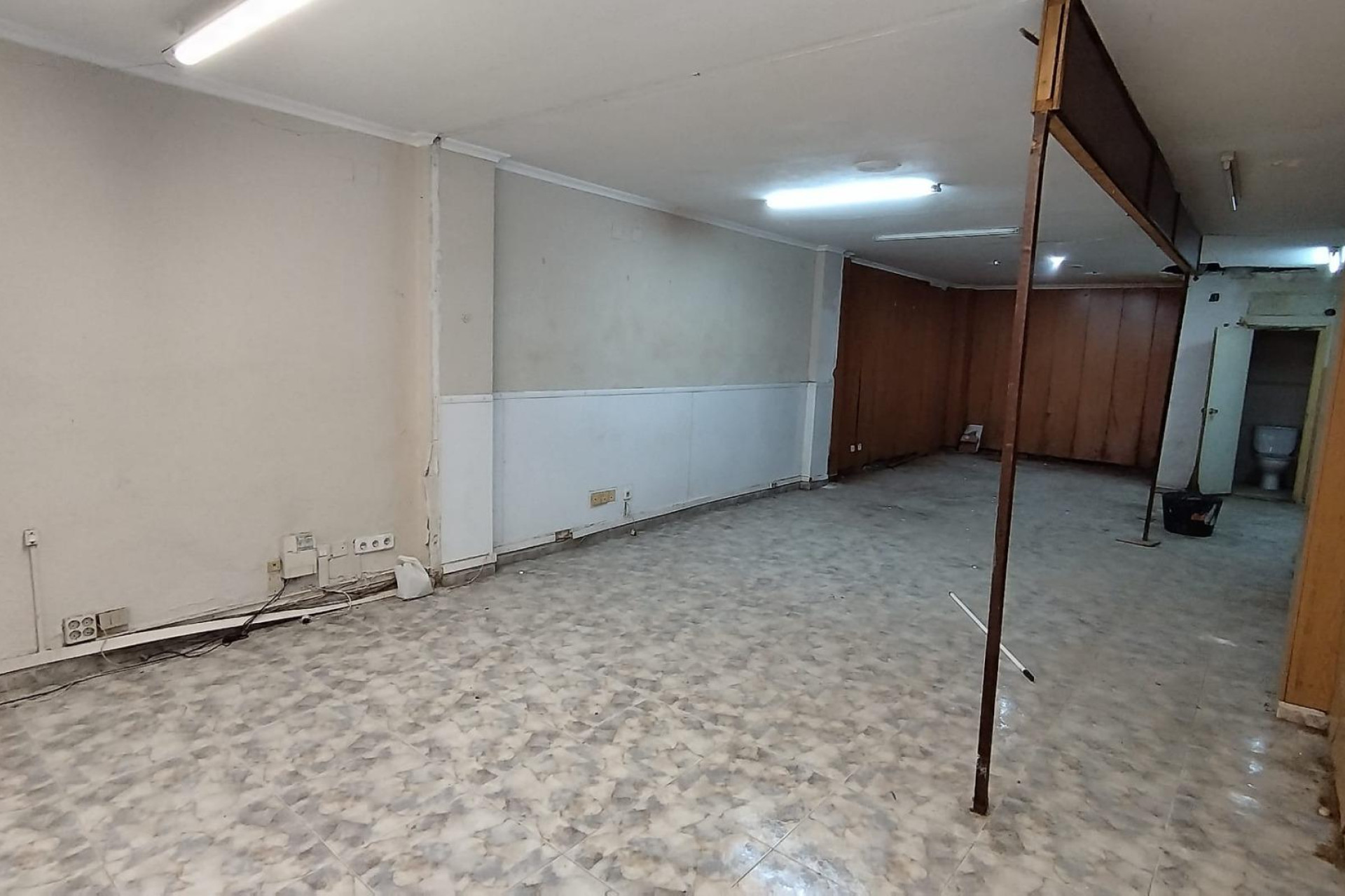 Alquiler a largo plazo - Local Comercial - Alicante - Carolinas Bajas