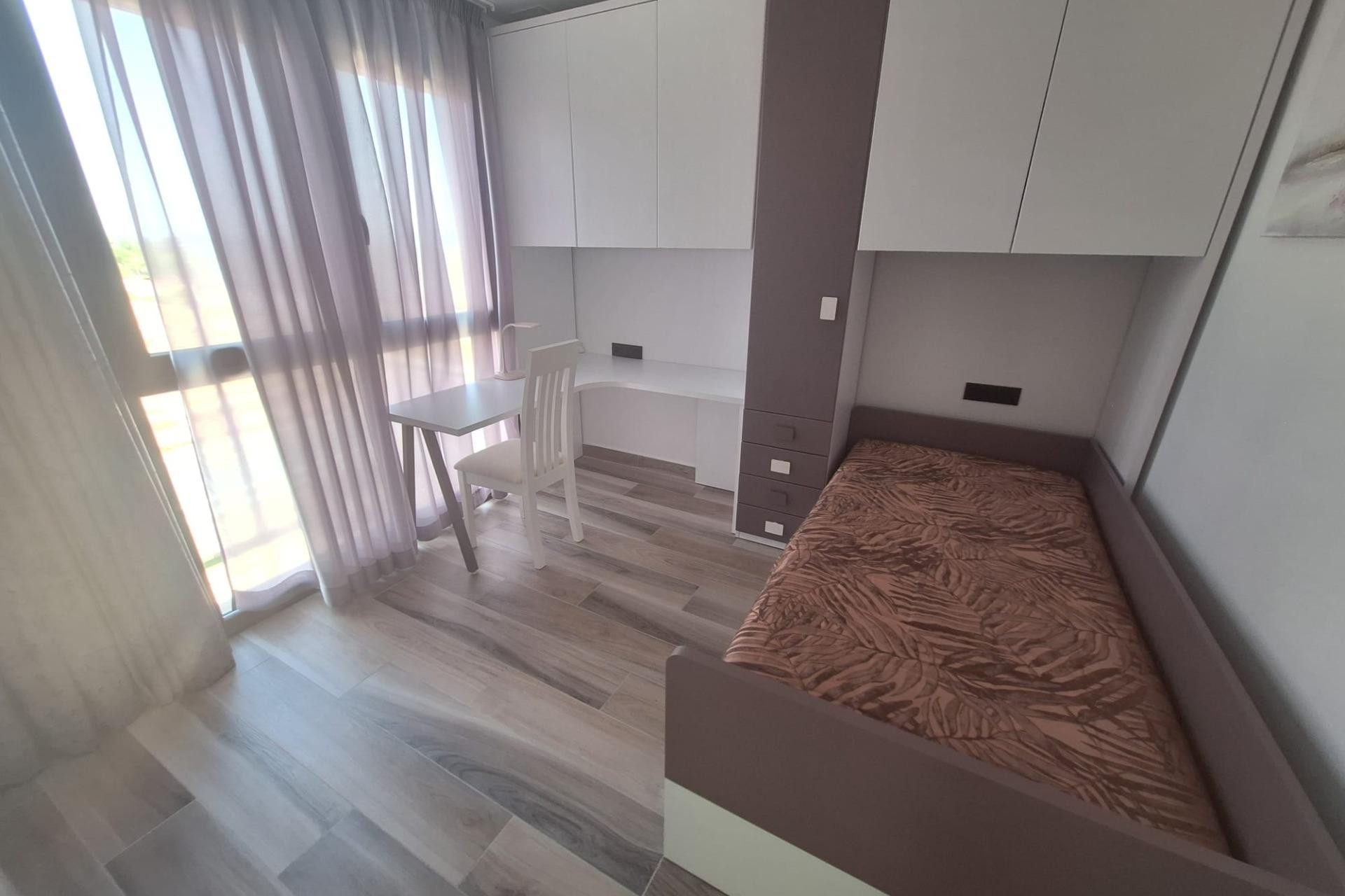 Alquiler a largo plazo - Villa - Torrevieja - Los Balcones