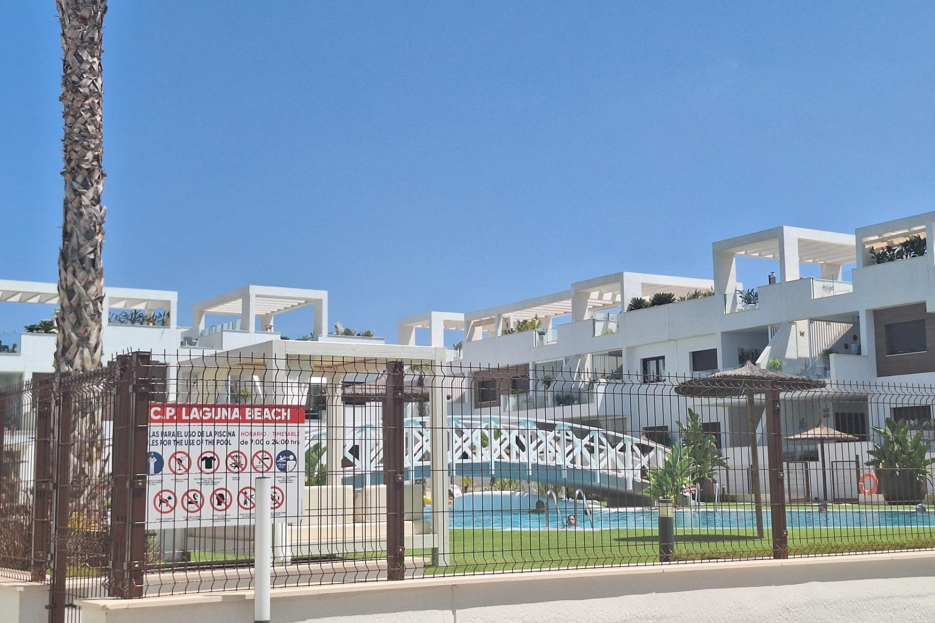 Alquiler a largo plazo - Villa - Torrevieja - Los Balcones