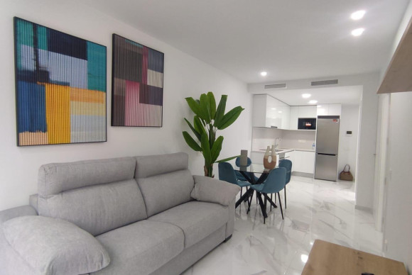 Apartamento / piso - Alquiler a largo plazo - Alicante - ALQT034