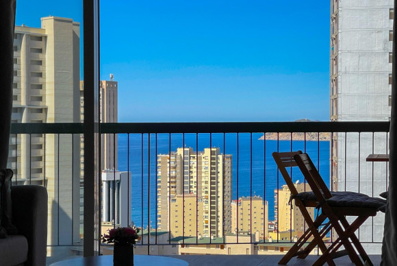Apartamento / piso - Alquiler a largo plazo - Benidorm - ALQFT047