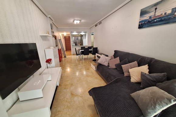 Apartamento / piso - Alquiler a largo plazo - Torrevieja - Playa del cura