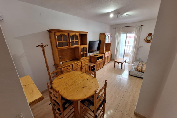 Apartamento / piso - Alquiler a largo plazo - Torrevieja - Playa del cura