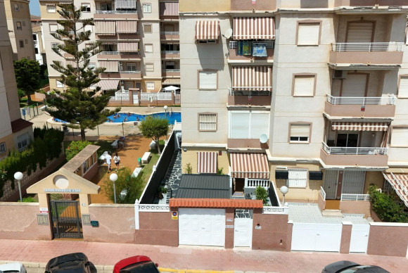 Apartamento / piso - Reventa - Torrevieja - Calas blanca