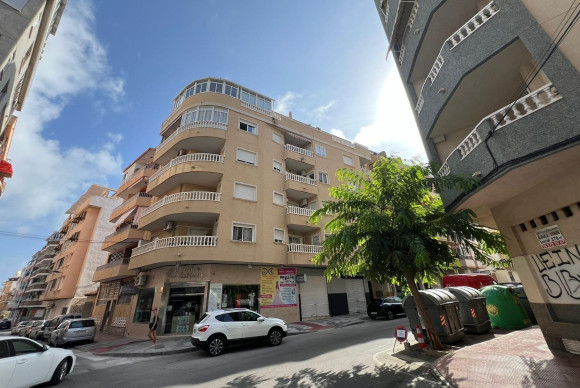 Apartamento / piso - Reventa - Torrevieja - Estacion de autobuses