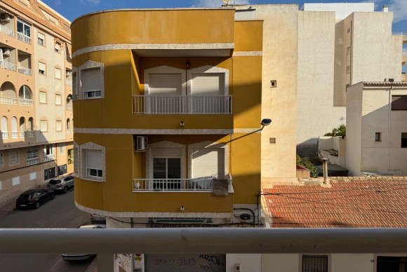 Apartamento / piso - Reventa - Torrevieja - Paseo maritimo