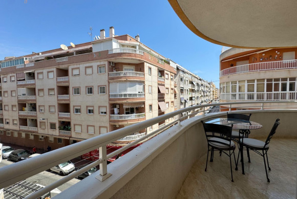 Apartamento / piso - Reventa - Torrevieja - Playa del cura