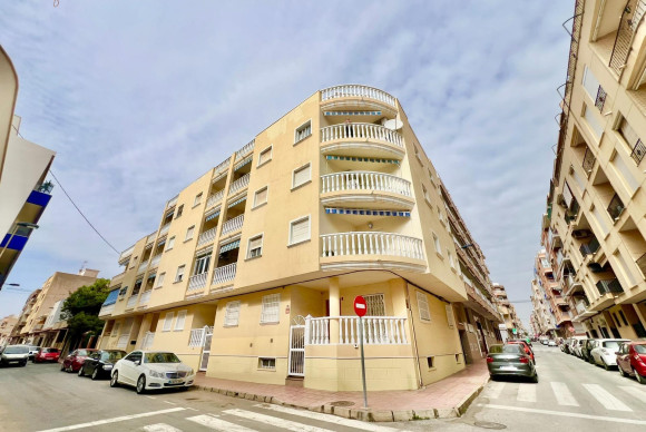 Apartamento / piso - Reventa - Torrevieja - Playa del cura