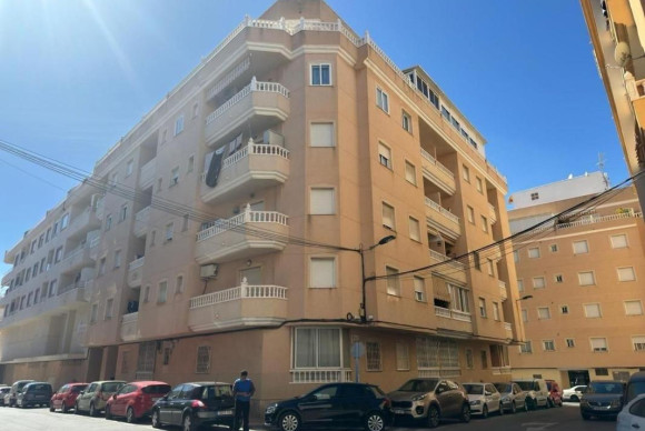 Apartamento / piso - Reventa - Torrevieja - torrevieja