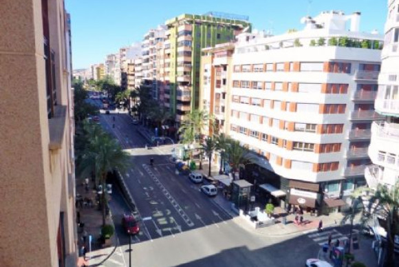 Apartment  - Resale - Alicante - Alicante