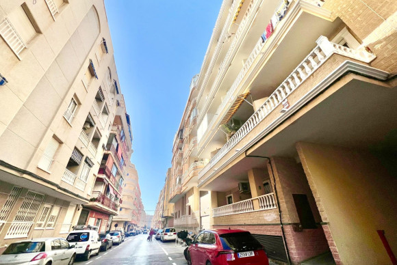 Apartment  - Resale - Torrevieja - A10379