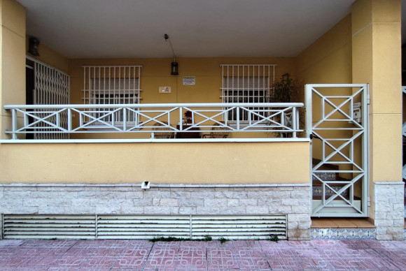 Apartment  - Resale - Torrevieja - B10663