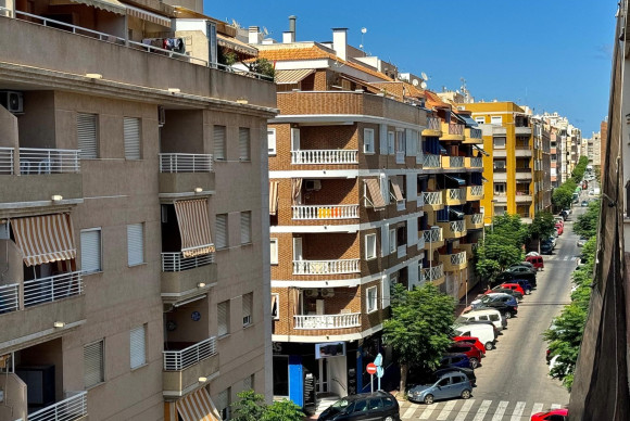 Apartment  - Resale - Torrevieja - Centro