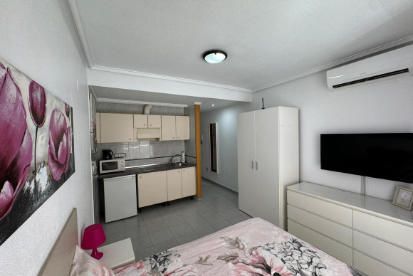 Apartment  - Resale - Torrevieja - Centro