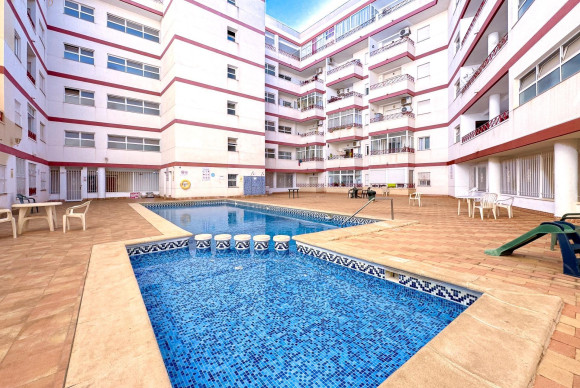 Apartment  - Resale - Torrevieja - Centro