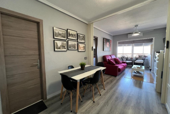 Apartment  - Resale - Torrevieja - Centro