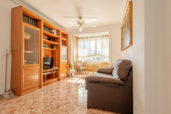 Apartment  - Resale - Torrevieja - Centro