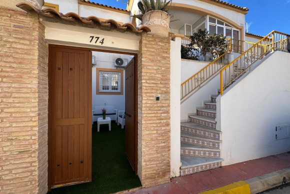 Apartment  - Resale - Torrevieja - El limonar