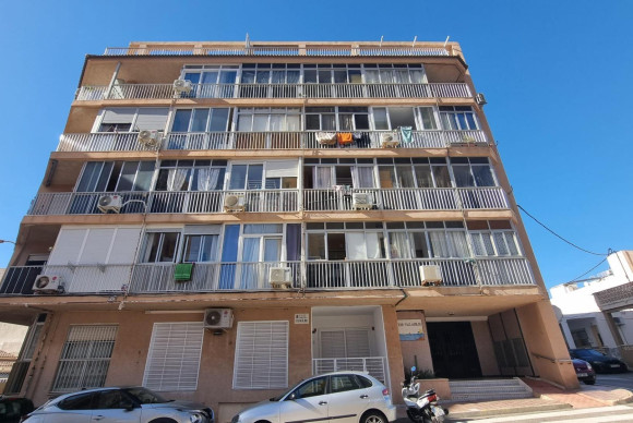 Apartment  - Resale - Torrevieja - Playa de los locos