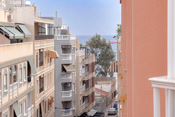 Apartment  - Resale - Torrevieja - Playa de los locos