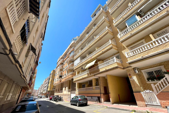 Apartment  - Resale - Torrevieja - Playa de los locos