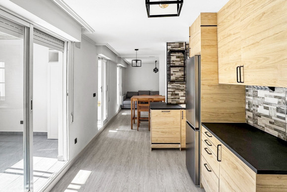 Apartment  - Resale - Torrevieja - Torrevieja - Centre