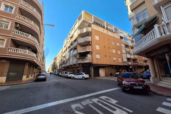 Apartment  - Resale - Torrevieja - torrevieja