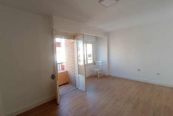 Appartement  - Herverkoop - Alicante - Carolinas Bajas