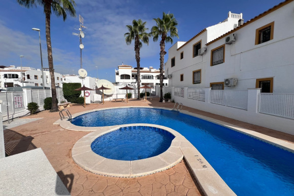 Appartement  - Herverkoop - Orihuela Costa - Entre Naranjos Vistabella