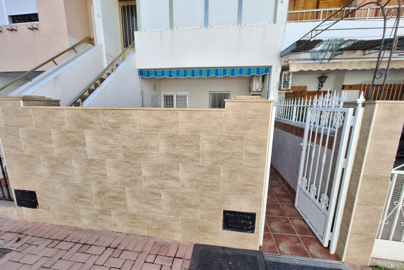 Appartement - Lange Termijn Verhuur - Torrevieja - Playa de los Naufragos